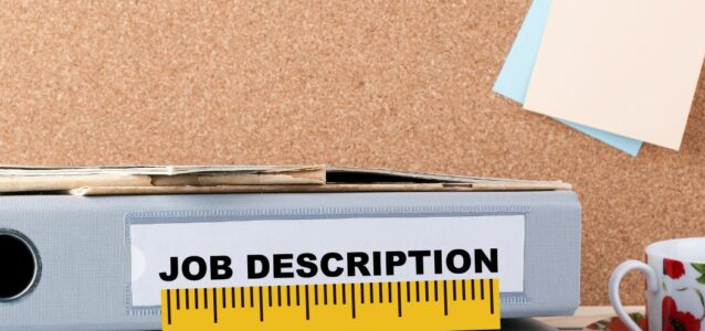 how long should a job description be
