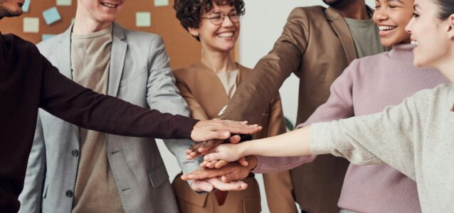 Multi-cultural coworkers - inclusion in the workplace | Ongig Blog Multi-cultural coworkers - inclusion in the workplace